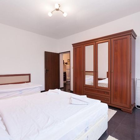 Central Beach Guest Rooms Burgasz Kültér fotó