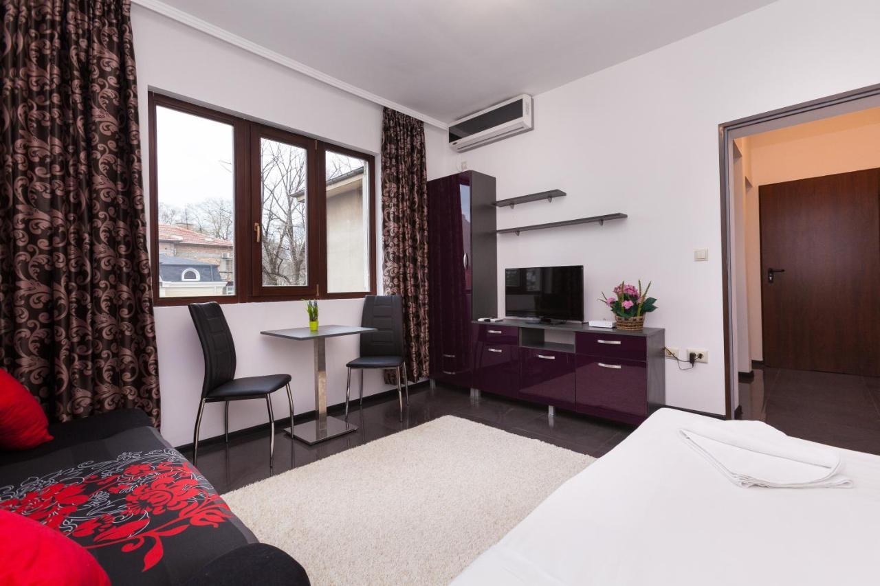Central Beach Guest Rooms Burgasz Kültér fotó